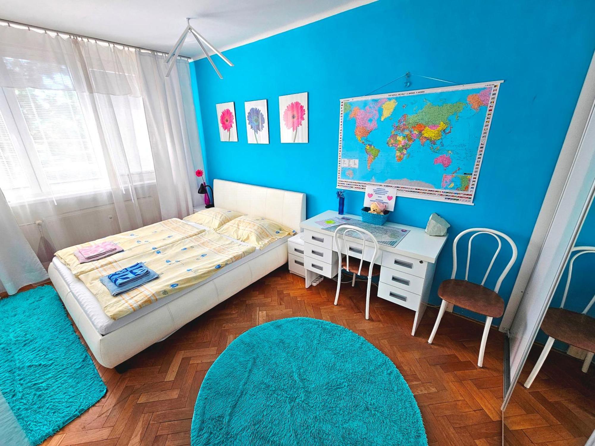 Cozy Blue Apartment Prešov Esterno foto